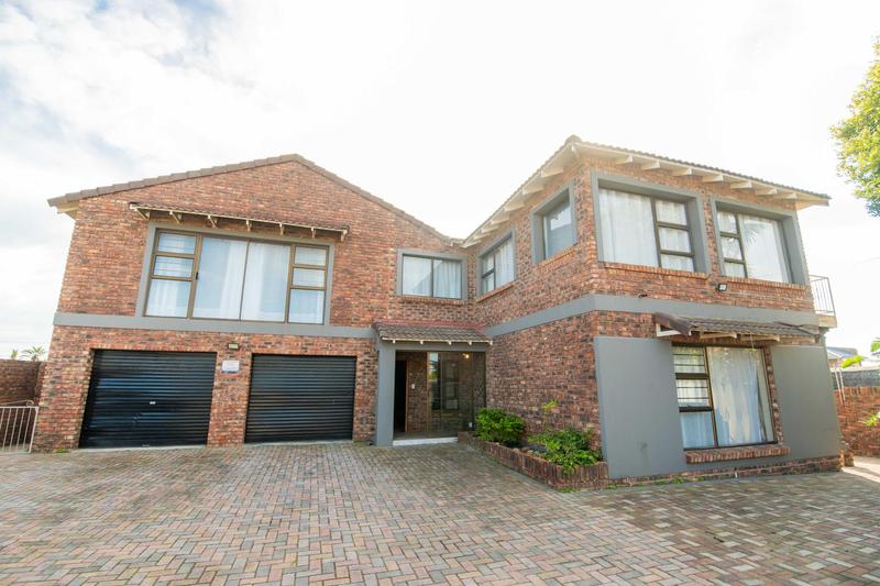 5 Bedroom Property for Sale in Bluewater Bay Eastern Cape